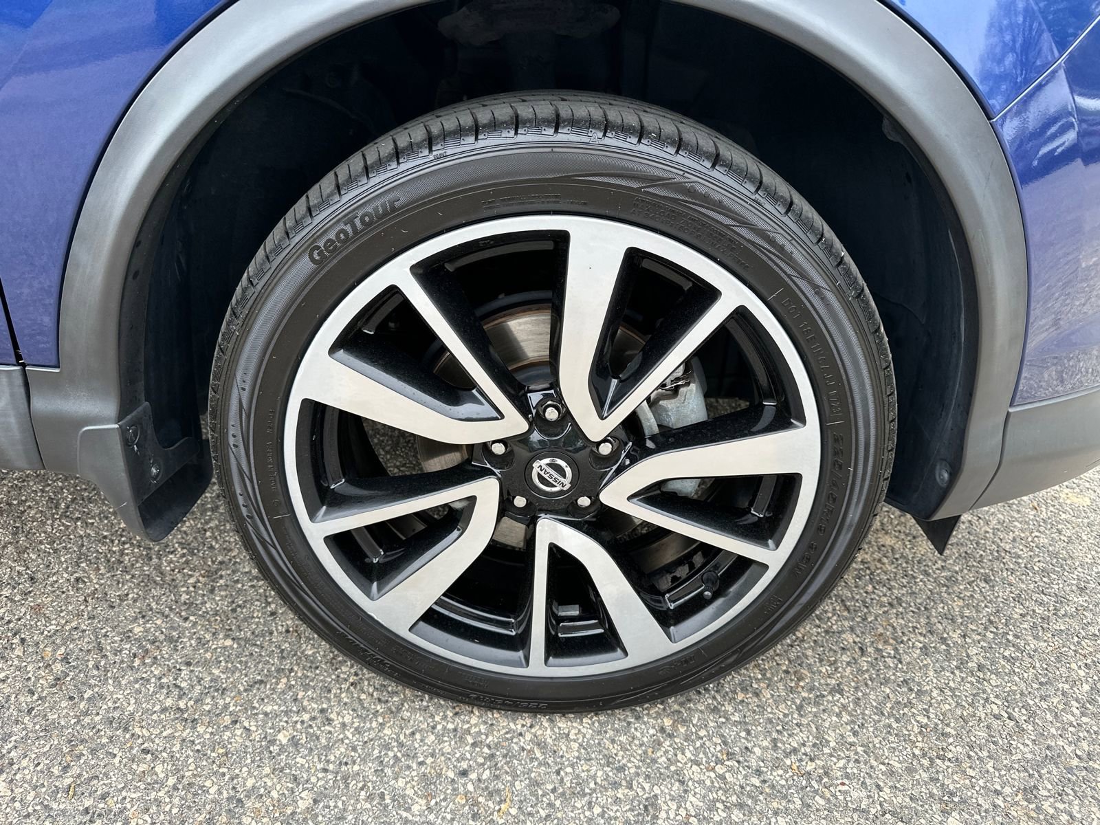 Certified 2019 Nissan Rogue Sport SL w/ Premium Package image 10