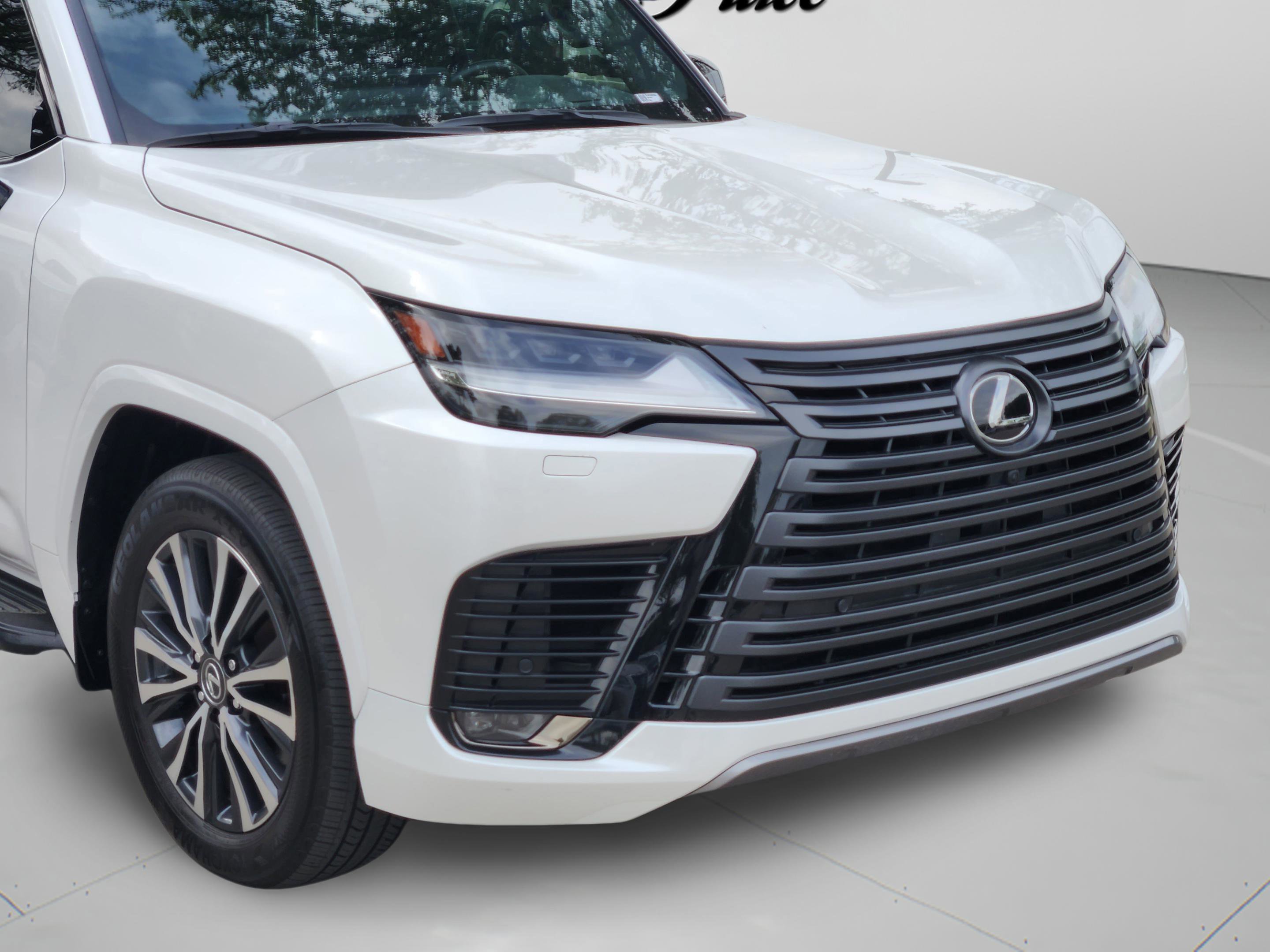 Used 2024 Lexus LX 600 4WD w/ Appearance Package image 33