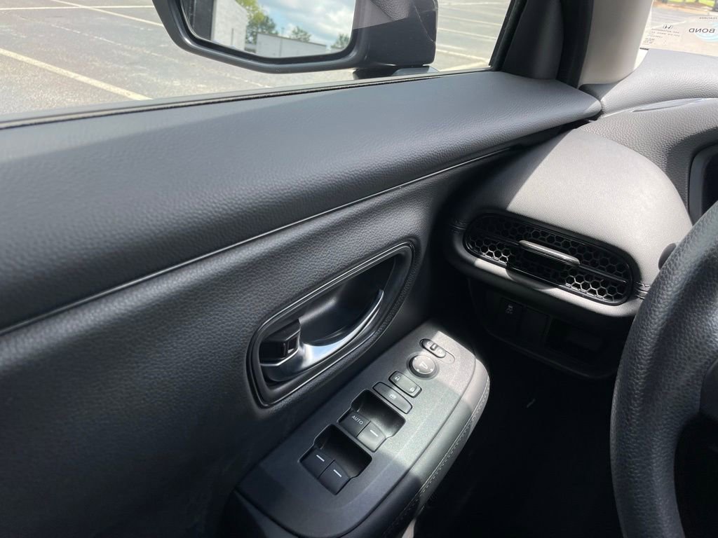 Used 2025 Honda HR-V LX image 22