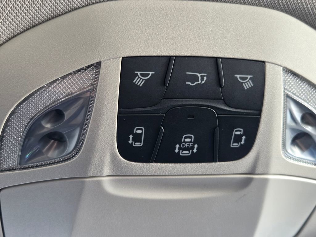 Certified 2024 Chrysler Pacifica Touring-L image 30