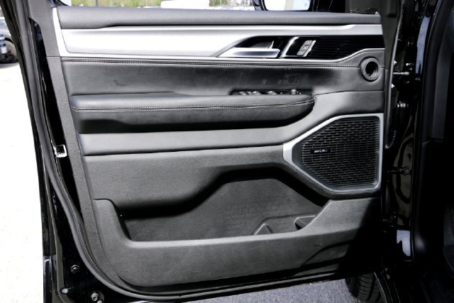 New 2026 Jeep Grand Wagoneer L 4WD w/ Premium Group I image 15