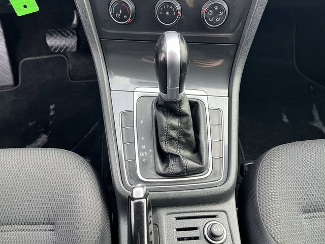 Used 2018 Volkswagen Golf S FWD image 22