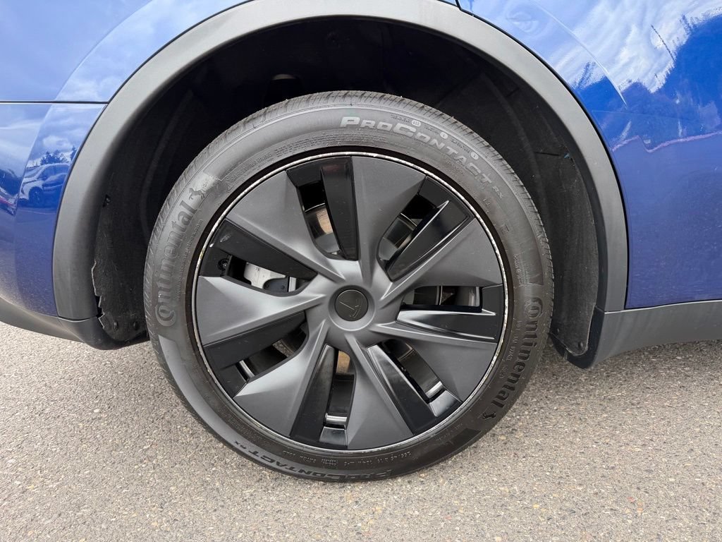 Used 2025 Tesla Model Y Long Range AWD/4WD image 9