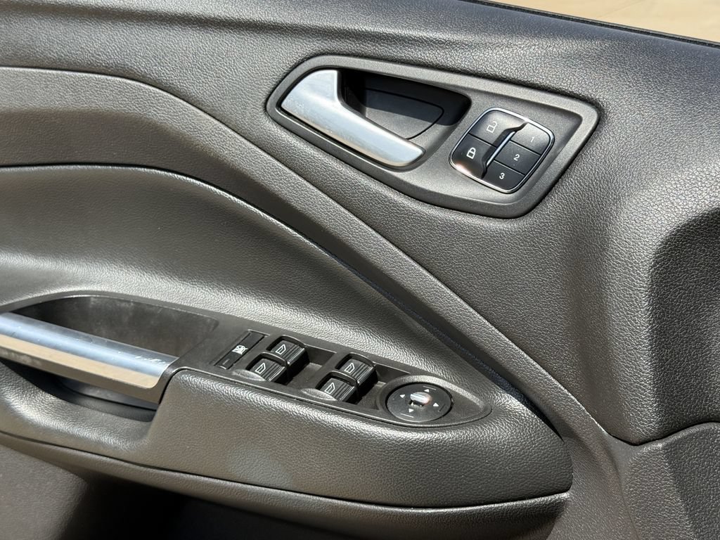 Used 2015 Ford Escape Titanium FWD image 23