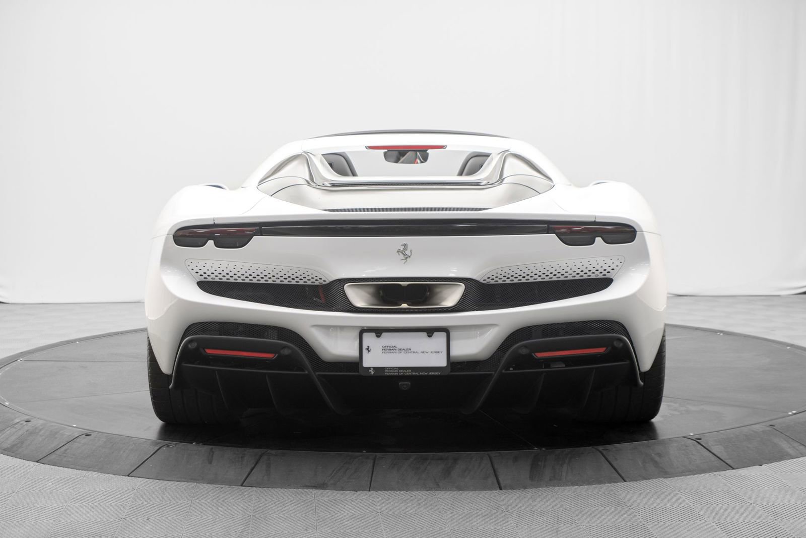 Used 2025 Ferrari 296 GTS RWD image 4