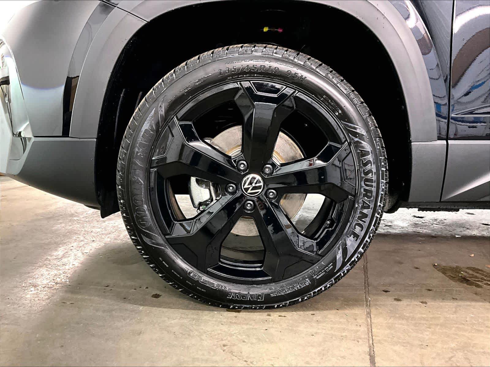 New 2026 Volkswagen Taos SEL AWD/4WD image 9