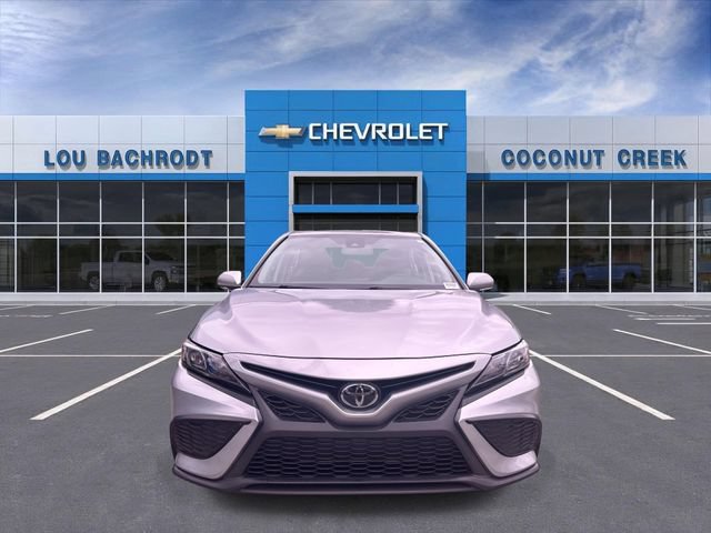 Used 2024 Toyota Camry SE FWD image 3