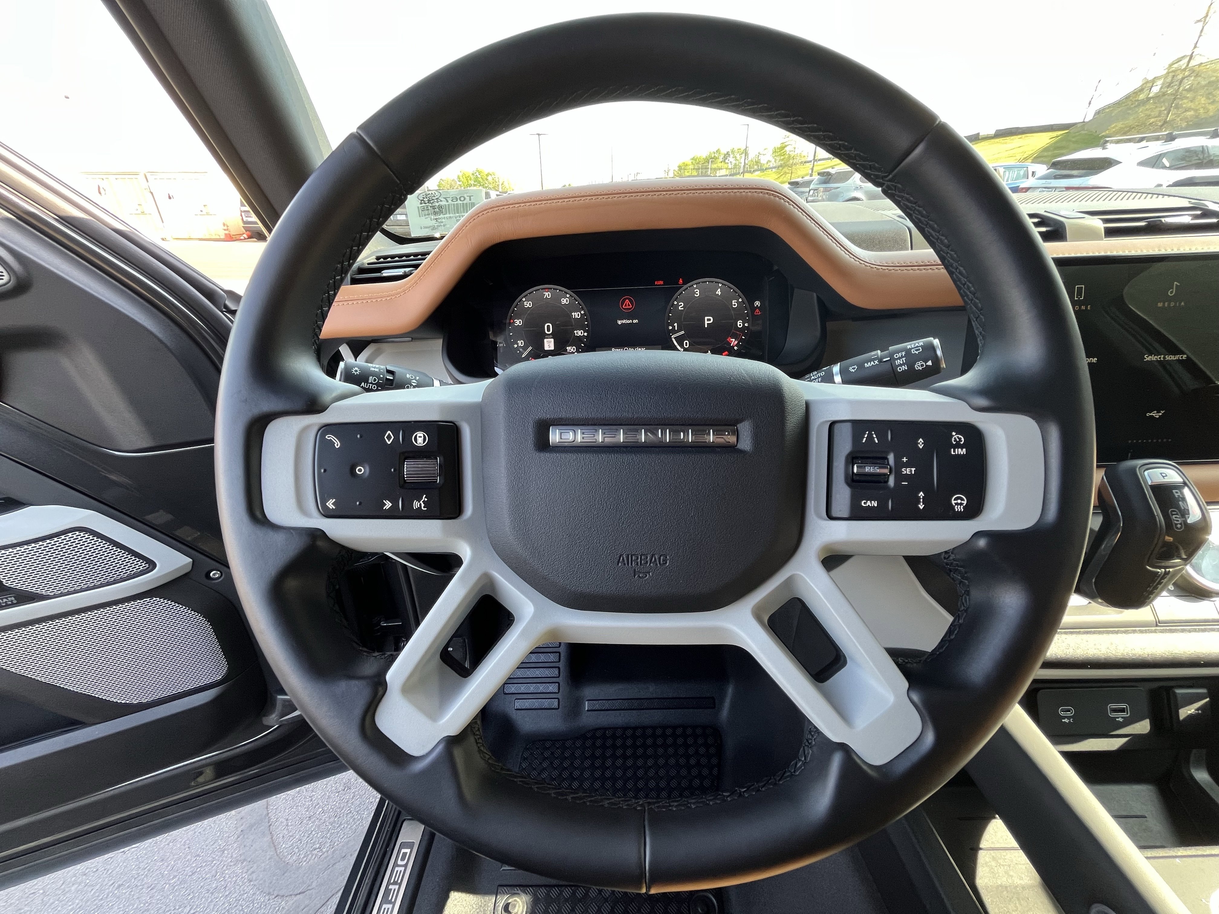 Certified 2024 Land Rover Defender 130 X-Dynamic SE AWD/4WD image 17