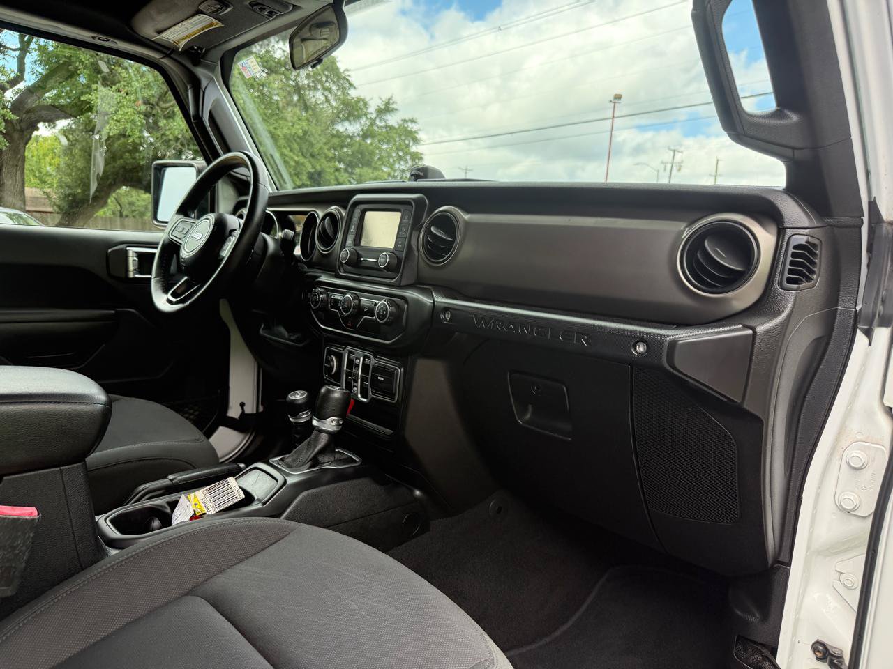 Used 2018 Jeep Wrangler Unlimited Sport S AWD/4WD image 16