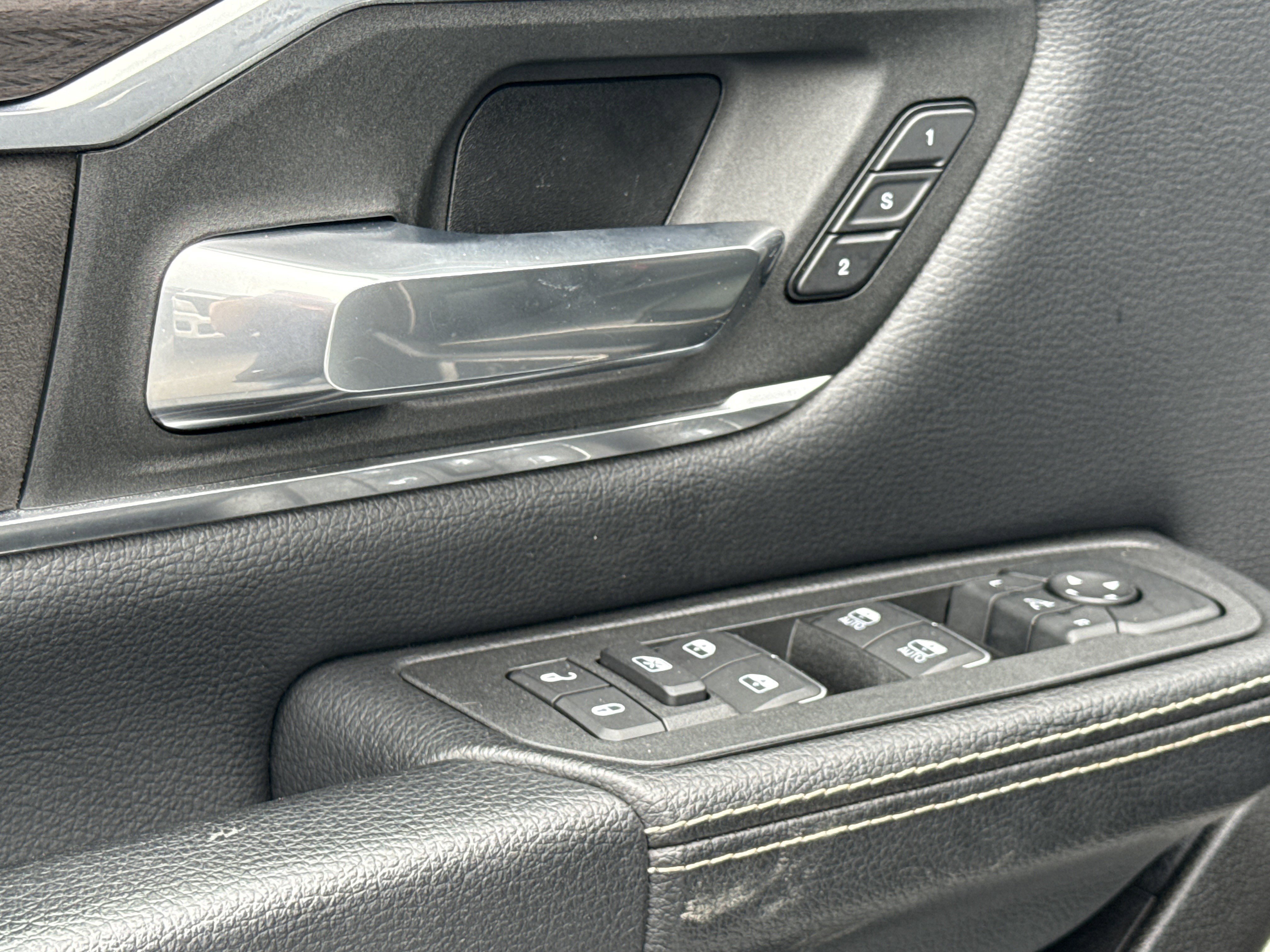 Used 2025 RAM 1500 Laramie w/ Sport Appearance Package AWD/4WD image 24