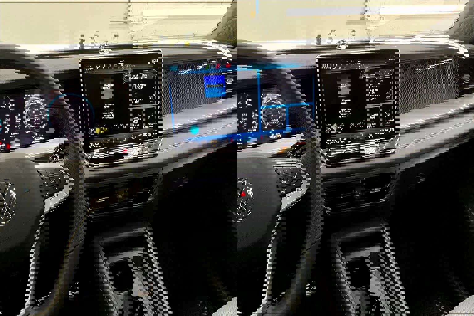 New 2026 Volkswagen Tiguan SE R-Line image 9