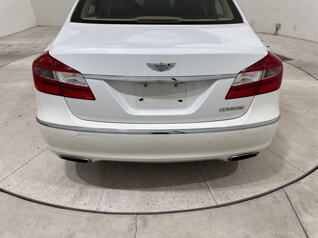 Used 2012 Hyundai Genesis 3.8 w/ Premium Pkg RWD image 23