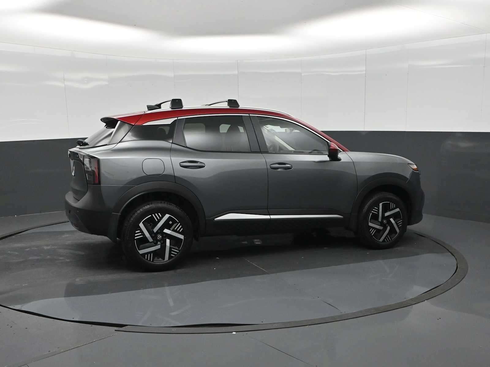 Used 2026 Nissan Kicks SV w/ Interior Electronics Package FWD image 9
