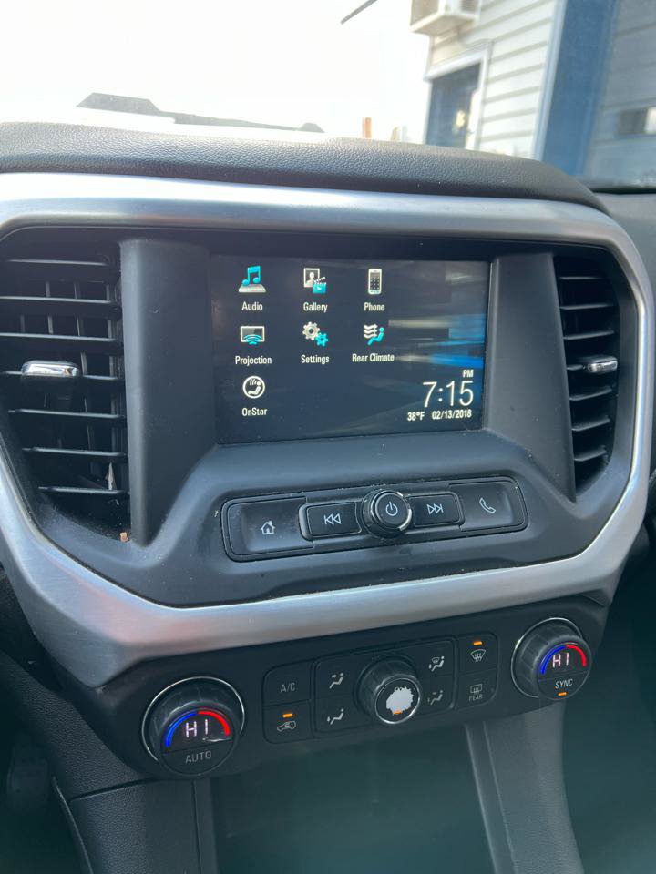 Used 2018 GMC Acadia SLE FWD image 17