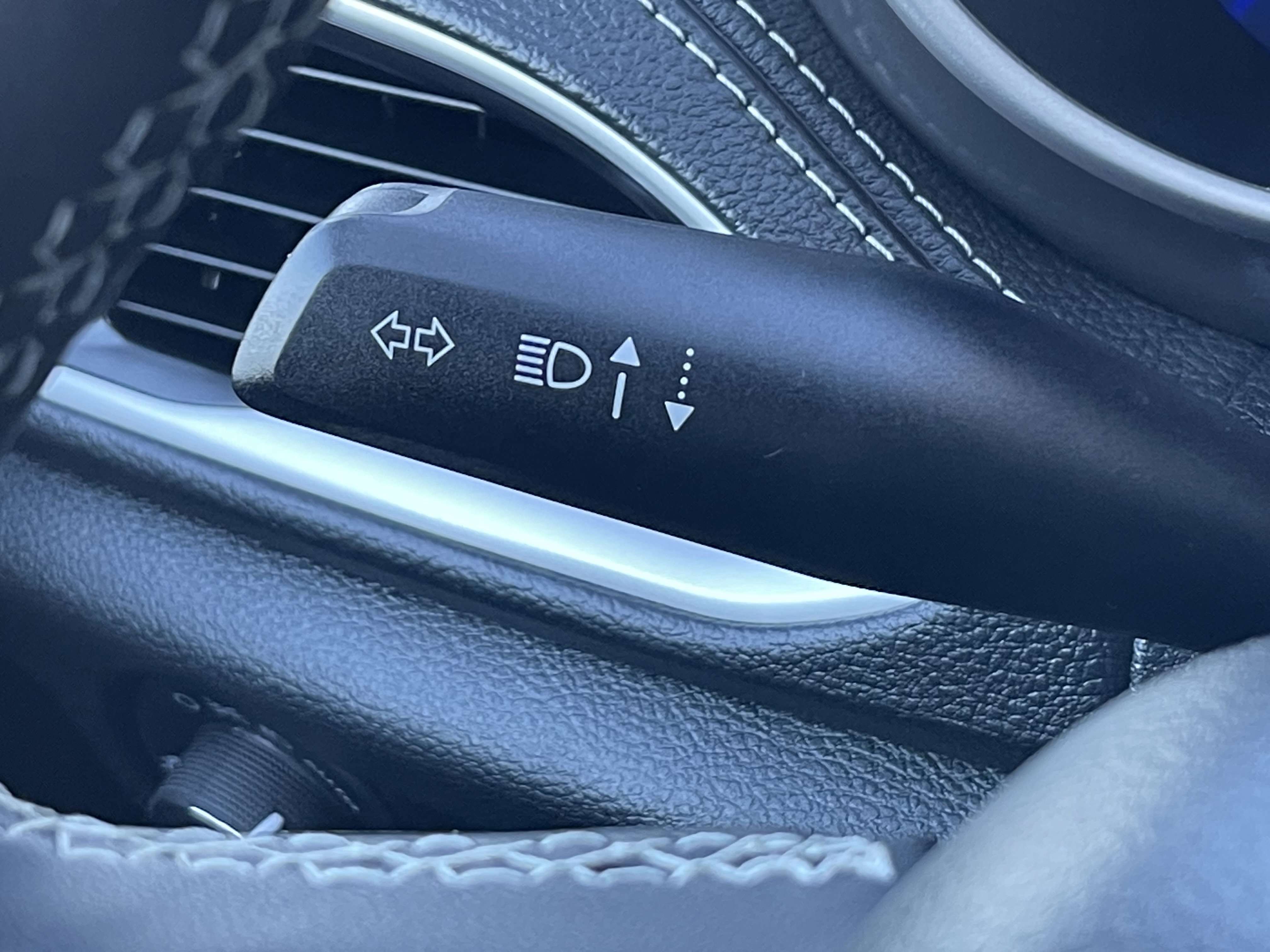 New 2026 Chrysler Pacifica Select FWD image 45