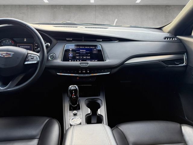 Used 2023 Cadillac XT4 Premium Luxury FWD image 3