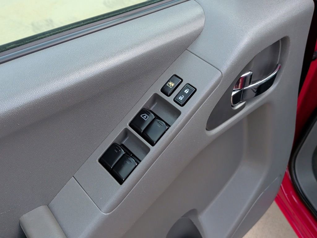 Used 2008 Nissan Frontier SE w/ SE Value Truck Pkg image 11