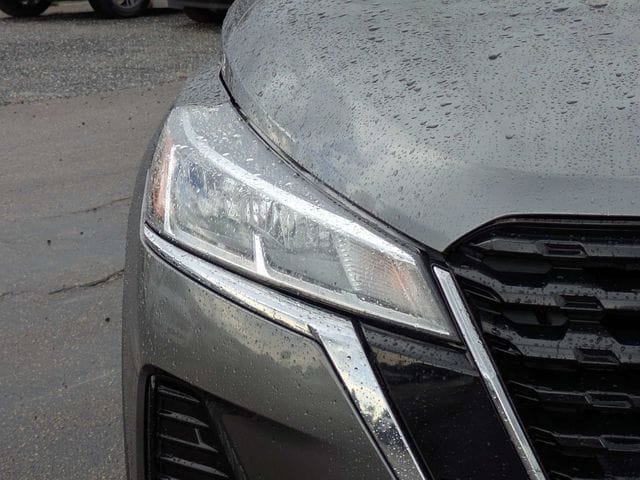 Used 2023 Nissan Kicks SV FWD image 10