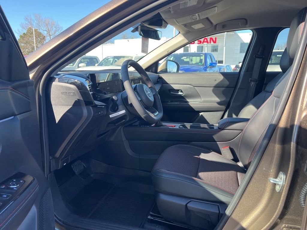 New 2025 Nissan Kicks SR w/ Illumination Package AWD/4WD image 13