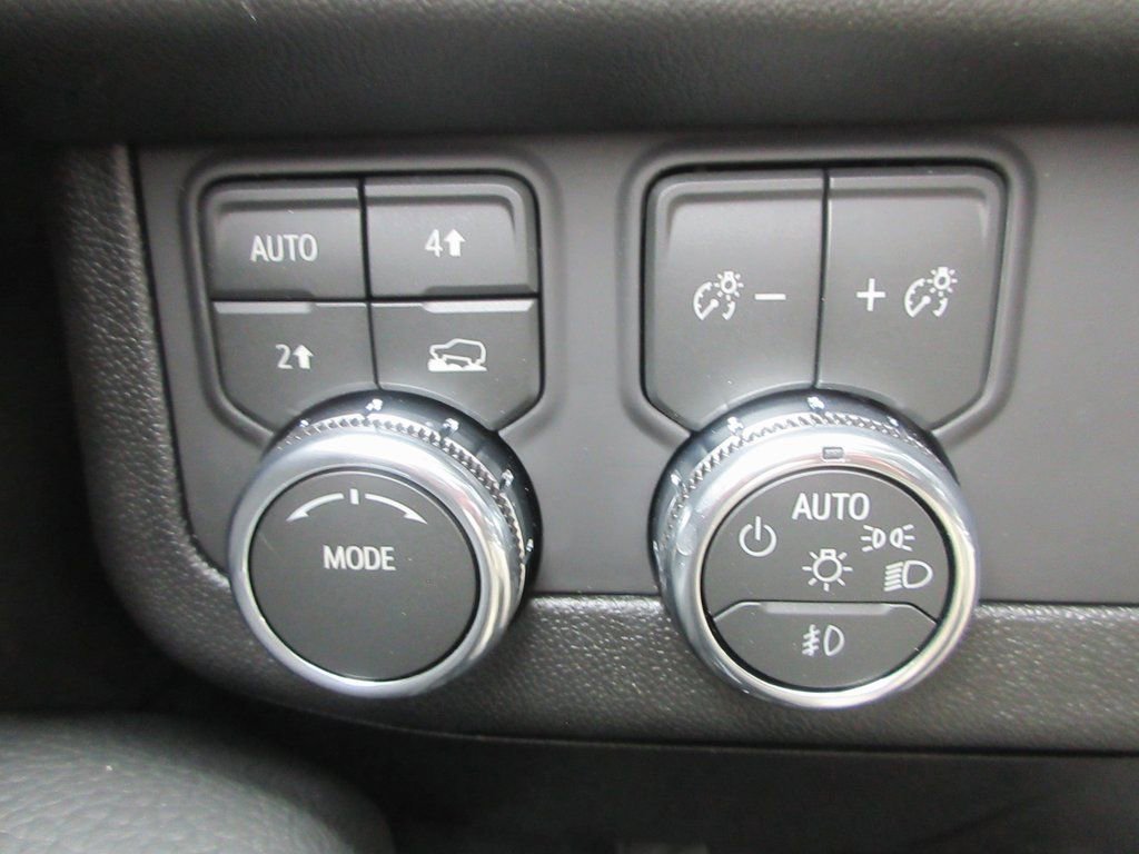 New 2026 GMC Yukon Denali w/ Sun & Power Step Package image 17