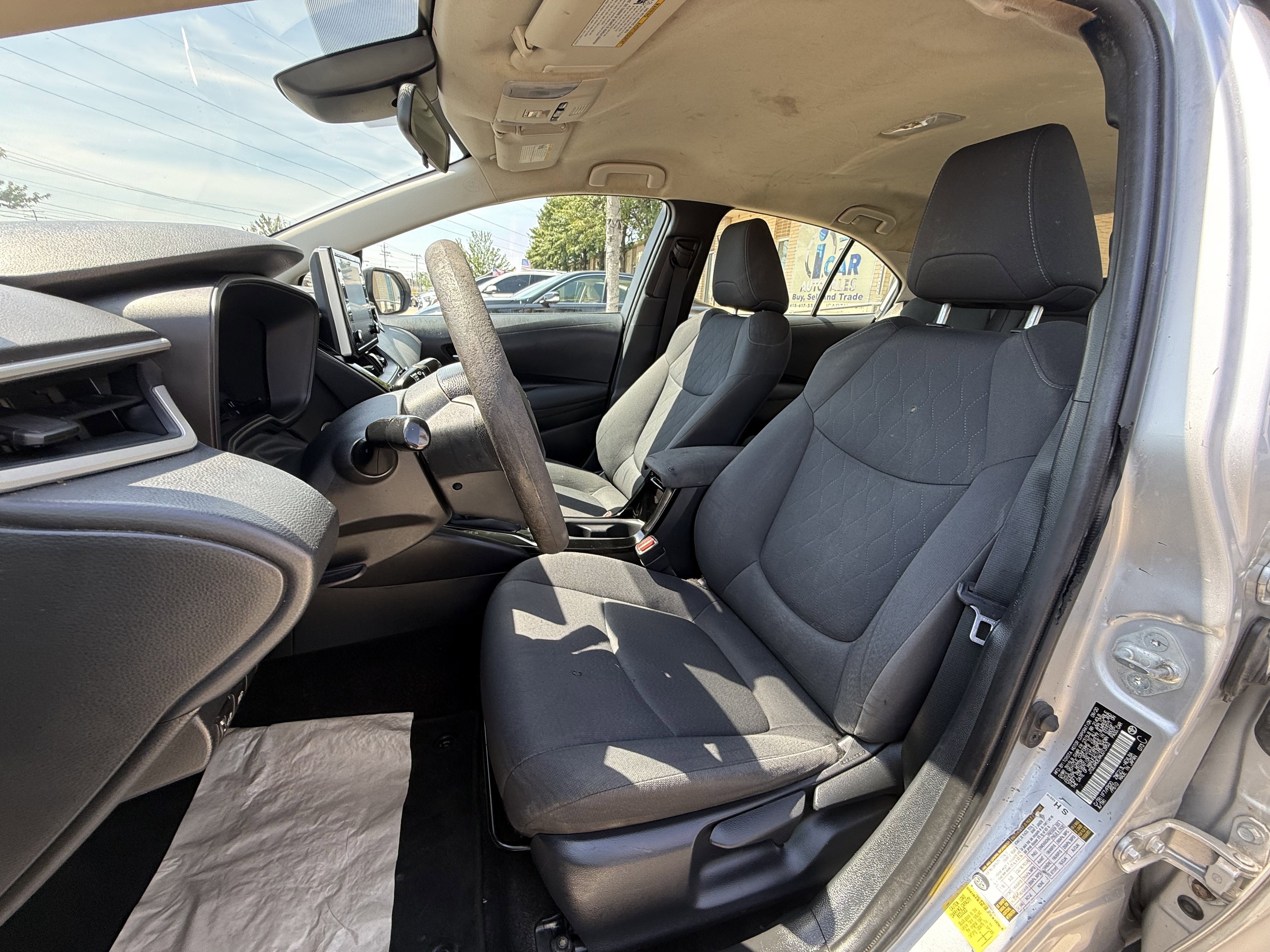 Used 2021 Toyota Corolla LE w/ Carpet Mat Package (TMS) image 9