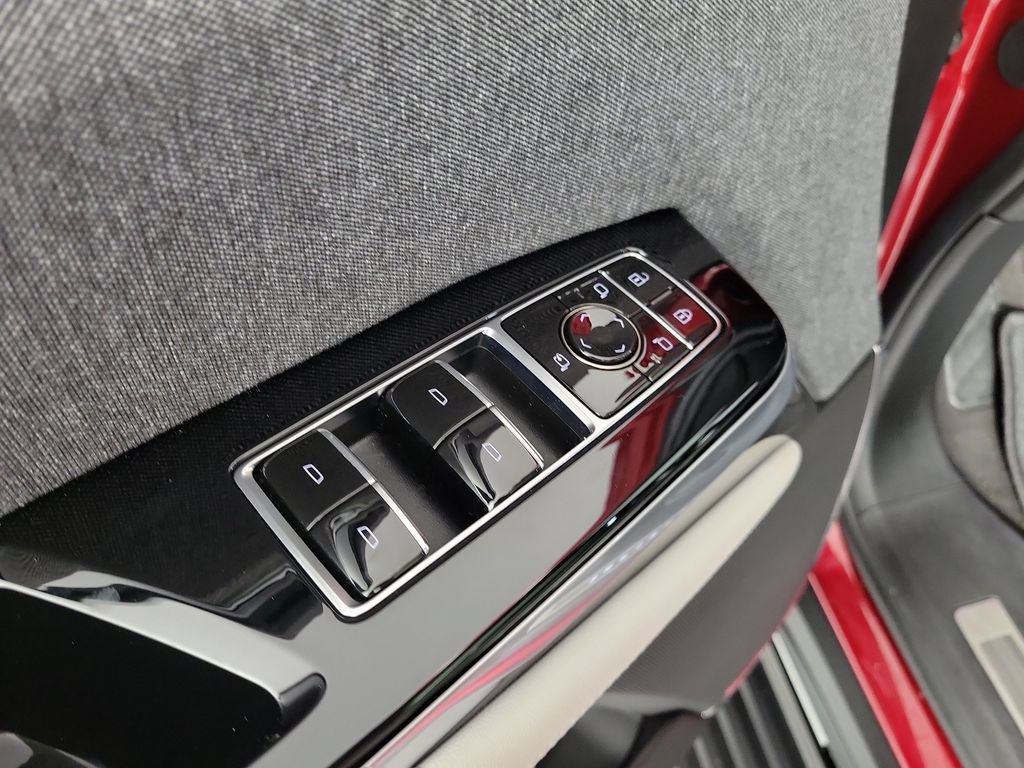 Certified 2025 Cadillac Escalade ESV V AWD/4WD image 20