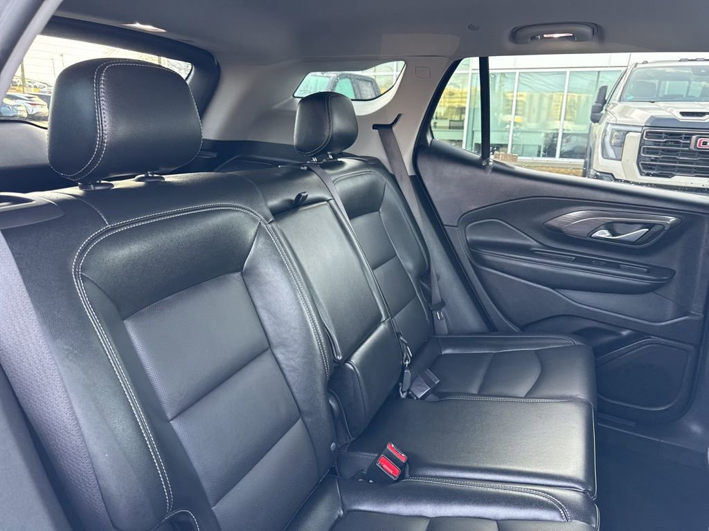 Used 2024 GMC Terrain SLT image 25