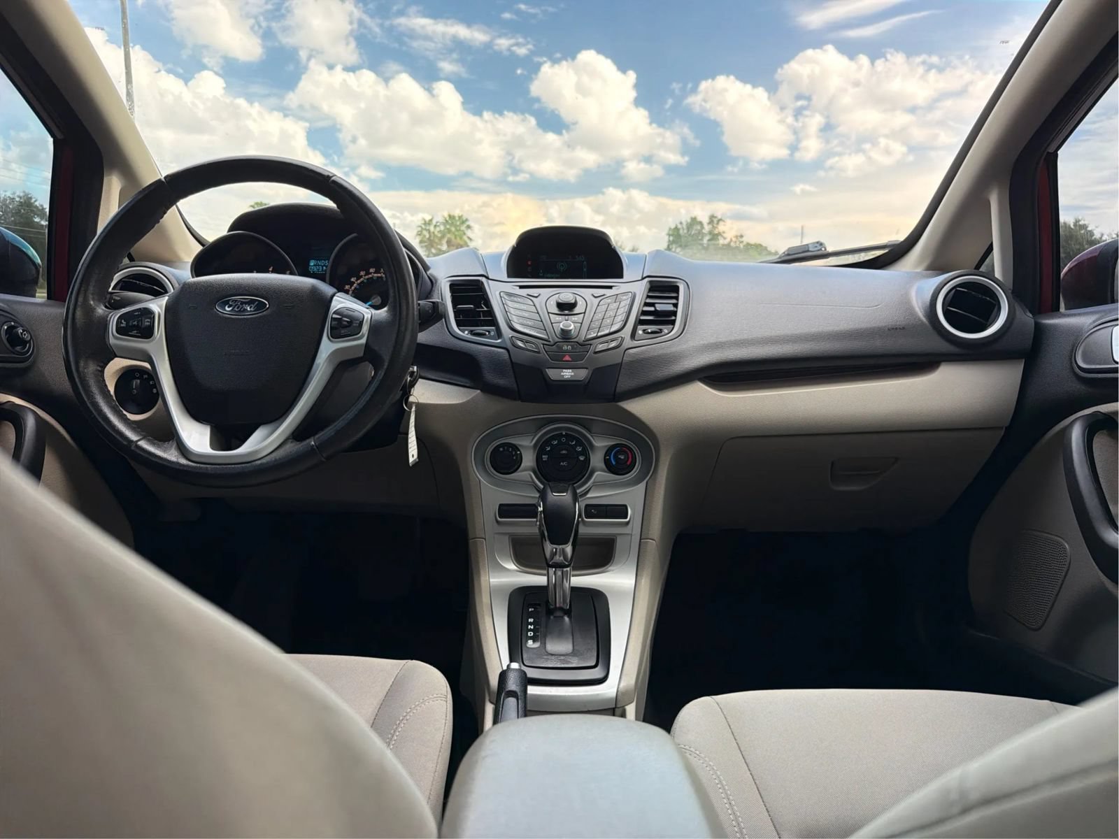 Used 2015 Ford Fiesta SE FWD image 10