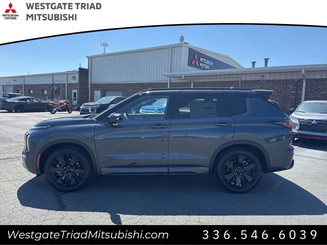 New 2026 Mitsubishi Outlander SEL Black Edition FWD image 3