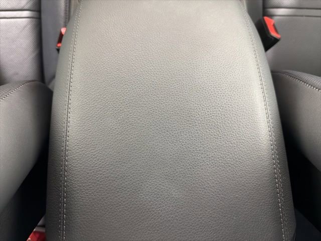 Used 2022 Porsche Cayenne Platinum Edition AWD/4WD image 41