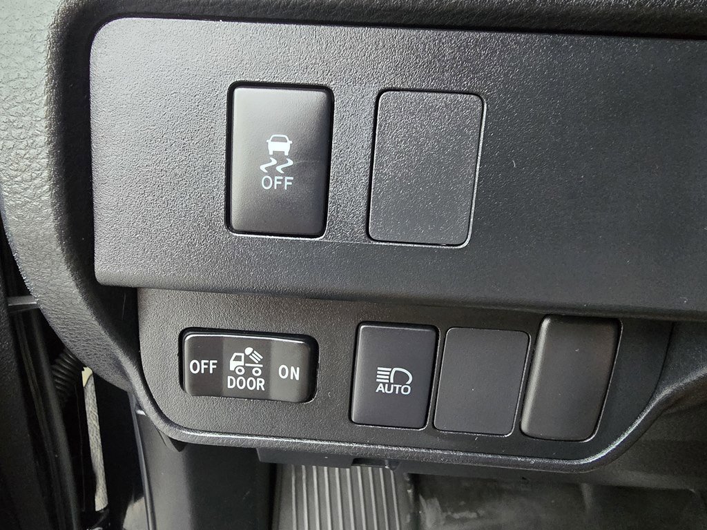 Used 2022 Toyota Tacoma SR w/ SX Package AWD/4WD image 18