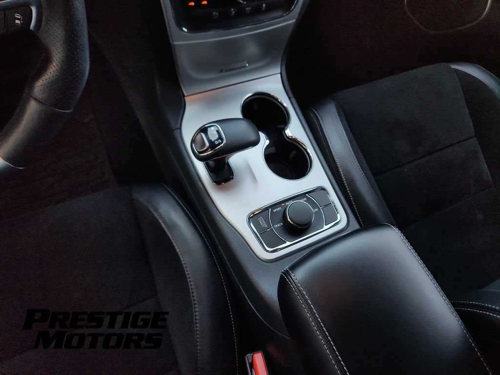 Used 2015 Jeep Grand Cherokee SRT w/ Luxury Group II AWD/4WD image 17