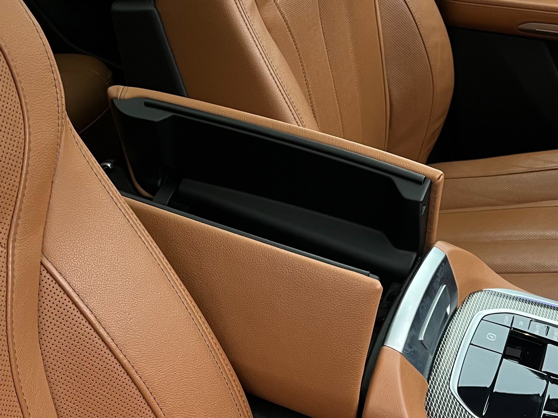 Used 2022 BMW X5 M50i w/ Executive Package image 33