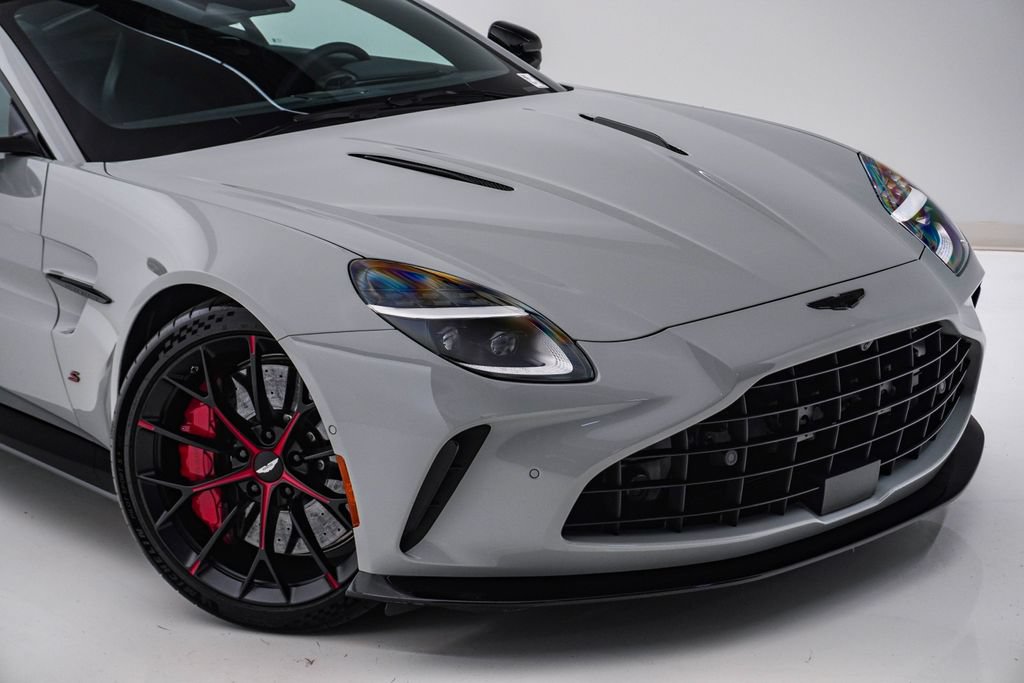 Used 2026 Aston Martin V8 Vantage S RWD image 4