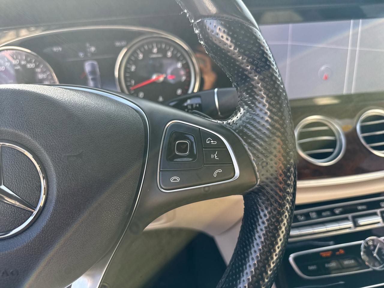 Used 2017 Mercedes-Benz E 300 image 16