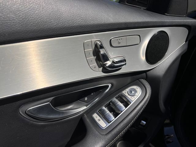 Used 2019 Mercedes-Benz C 300 Sedan image 11