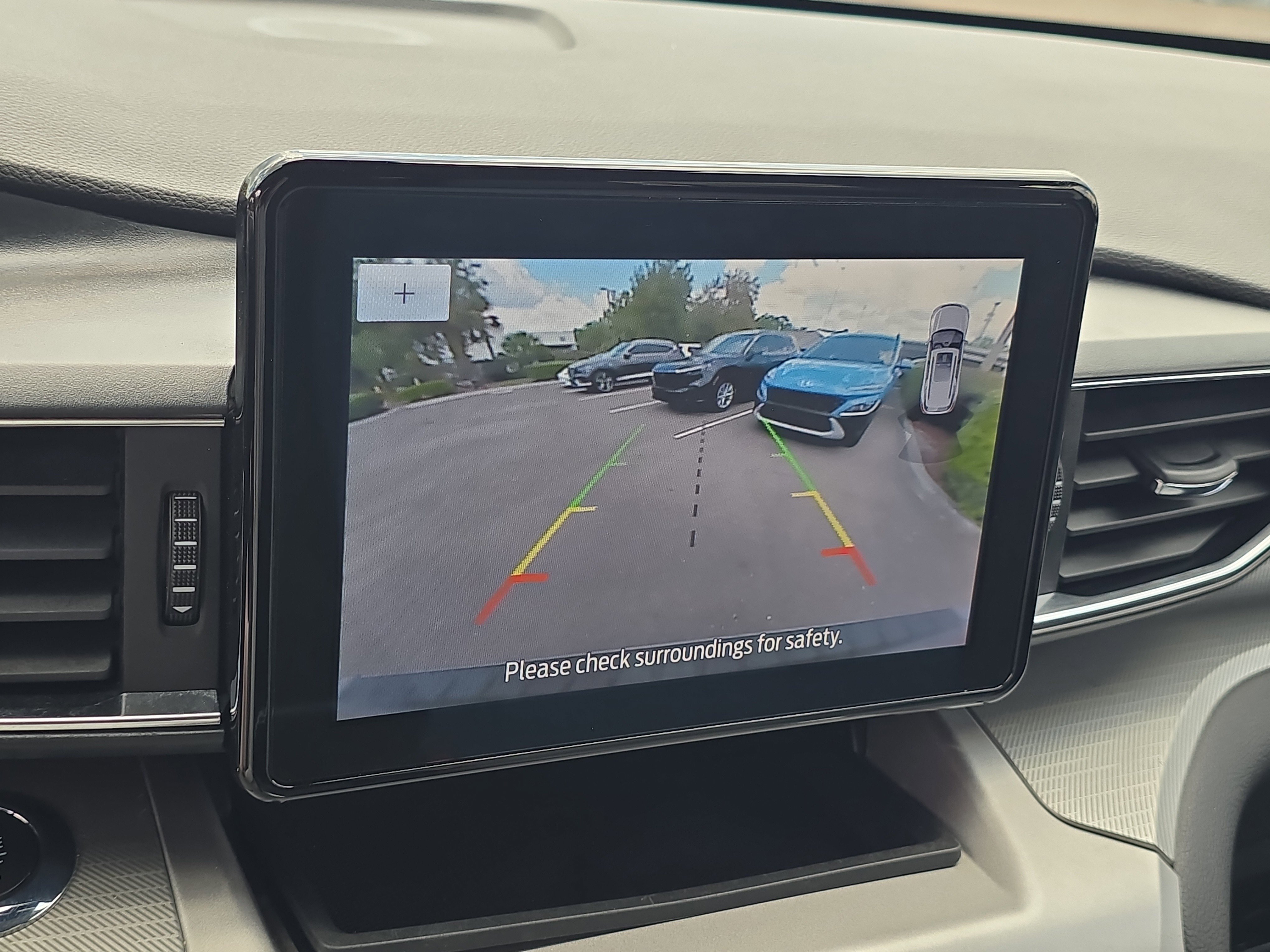 Used 2021 Ford Explorer XLT w/ Equipment Group 202A image 24