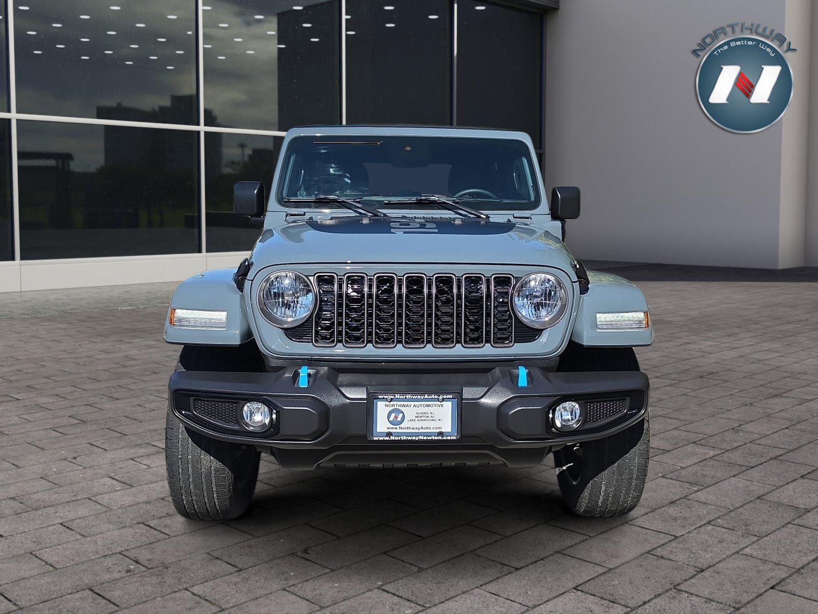 Used 2024 Jeep Wrangler Unlimited w/ Convenience Group AWD/4WD image 8