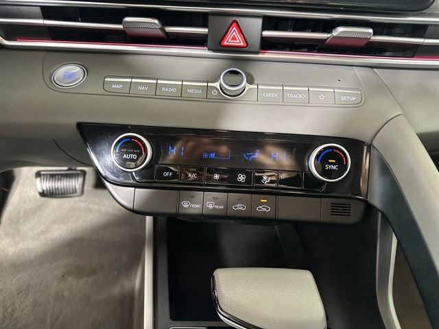 Certified 2024 Hyundai Elantra SEL image 23
