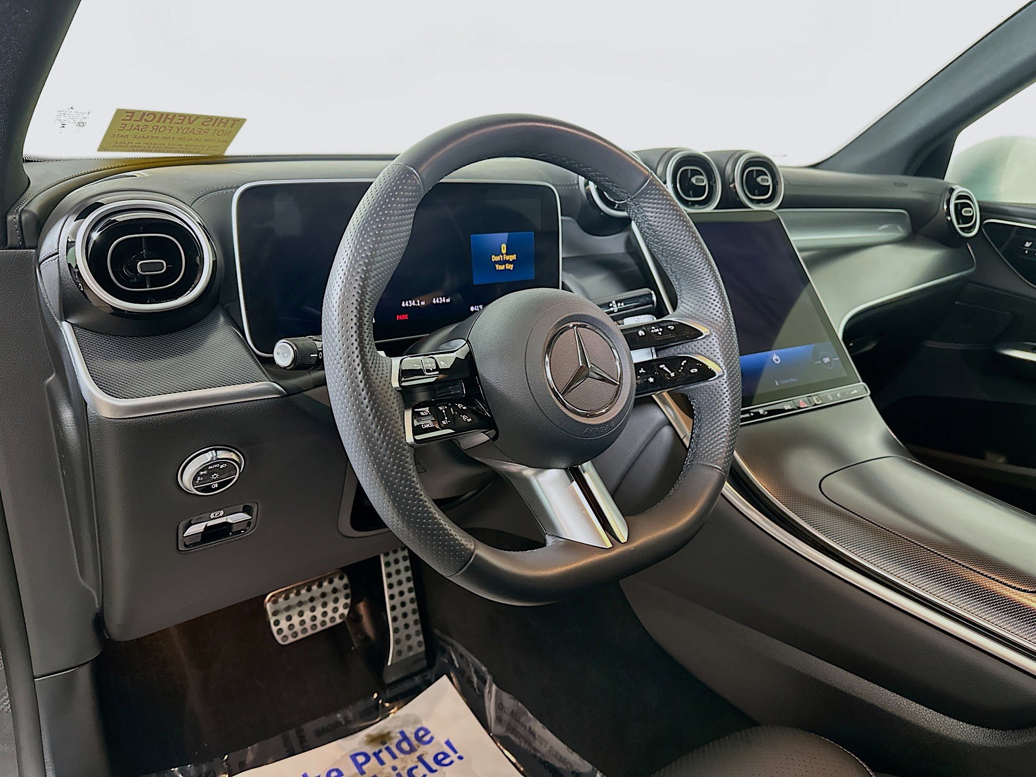 Certified 2025 Mercedes-Benz GLC 300 GLC 300 image 9