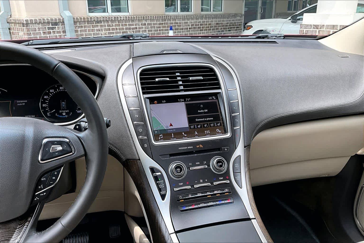 Used 2018 Lincoln MKX Reserve w/ Driver Assistance Package FWD image 7