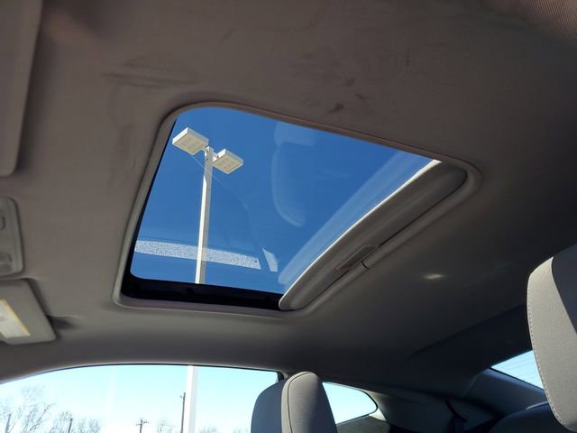 Used 2018 Chevrolet Camaro LT w/ RS Package image 27