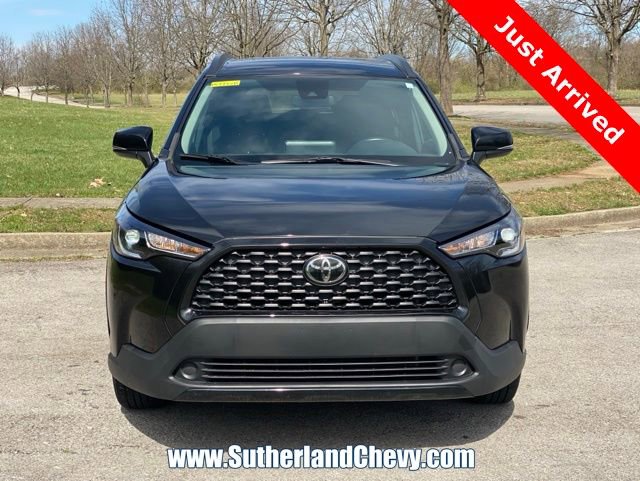 Used 2022 Toyota Corolla Cross LE image 2