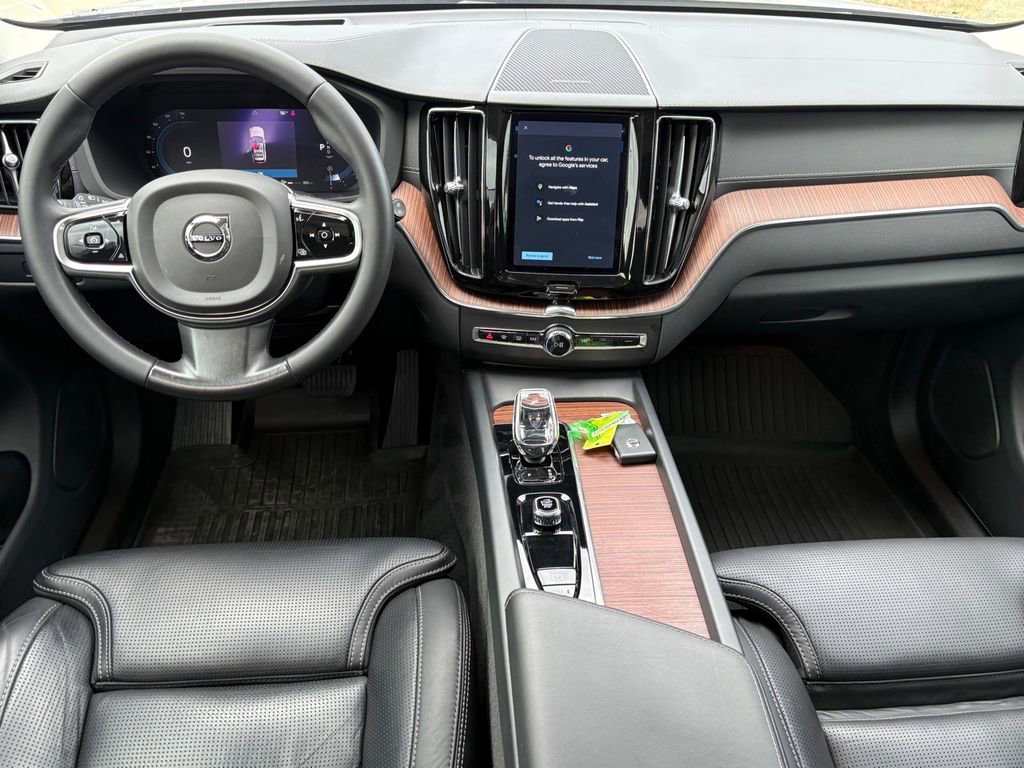 Used 2023 Volvo XC60 B5 Ultimate w/ Climate Package image 14