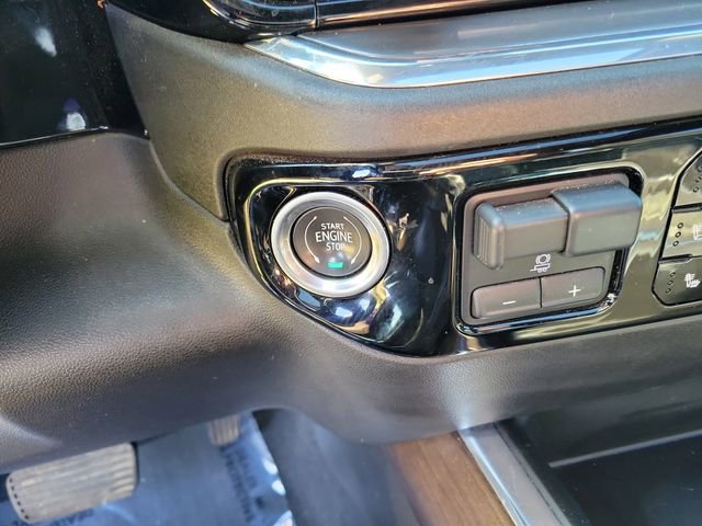 Used 2024 Chevrolet Silverado 3500 High Country image 21