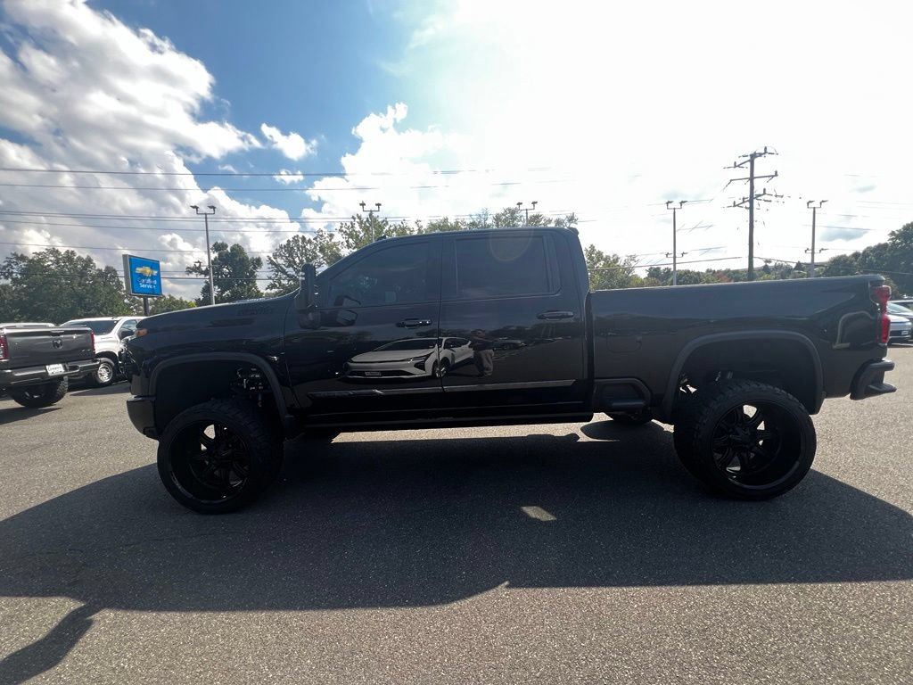 Used 2024 Chevrolet Silverado 2500 High Country w/ High Country Premium Package AWD/4WD image 8
