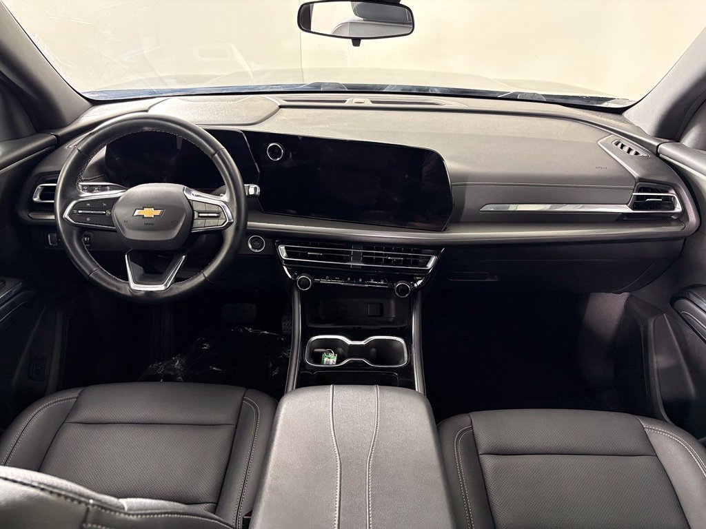 Used 2025 Chevrolet Traverse LT FWD image 39