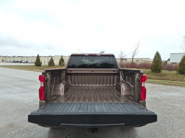 Used 2019 Chevrolet Silverado 1500 Custom w/ Custom Value Package AWD/4WD image 10