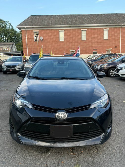 Used 2018 Toyota Corolla LE FWD image 2