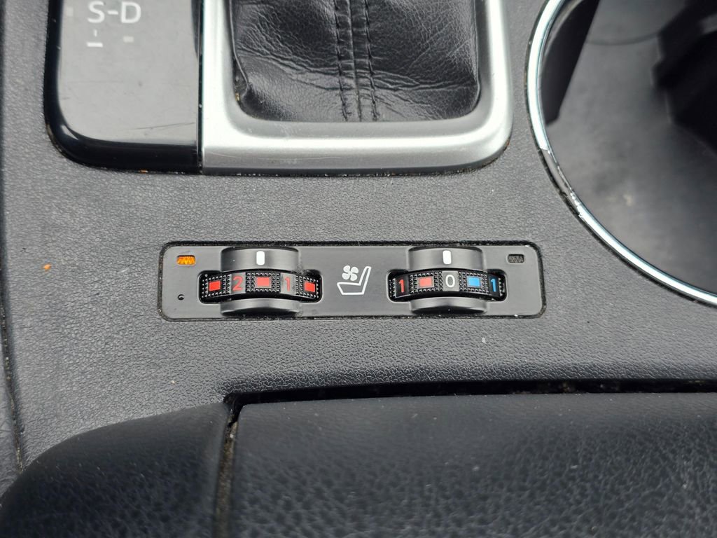 Used 2016 Toyota Highlander Limited AWD/4WD image 30